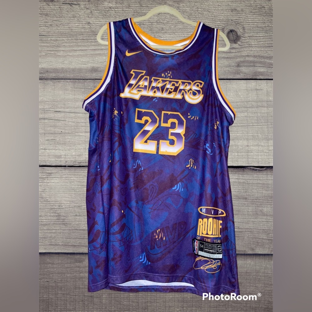 Lebron James jersey